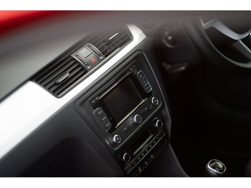 Skoda 1.6 TDI SE Sport Hatchback 5dr Diesel Manual Euro 5 (105 ps)