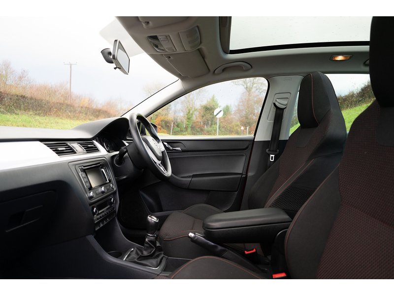 Skoda 1.6 TDI SE Sport Hatchback 5dr Diesel Manual Euro 5 (105 ps)