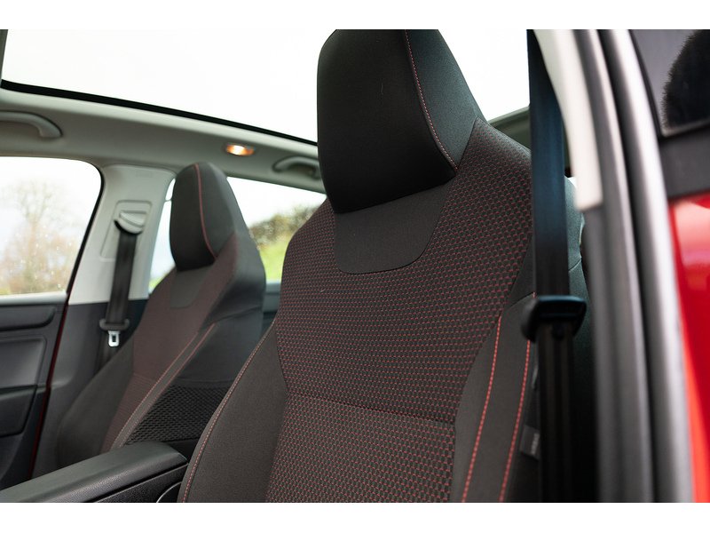 Skoda 1.6 TDI SE Sport Hatchback 5dr Diesel Manual Euro 5 (105 ps)