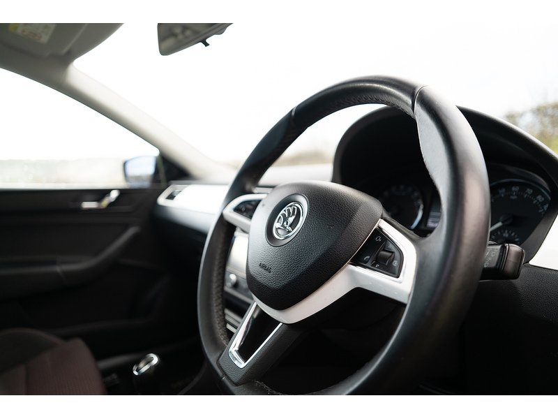 Skoda 1.6 TDI SE Sport Hatchback 5dr Diesel Manual Euro 5 (105 ps)