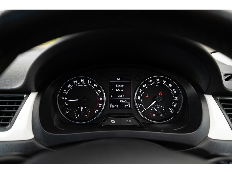 Skoda 1.6 TDI SE Sport Hatchback 5dr Diesel Manual Euro 5 (105 ps)