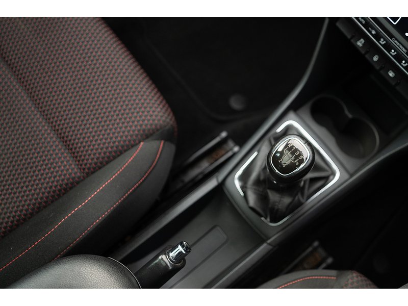 Skoda 1.6 TDI SE Sport Hatchback 5dr Diesel Manual Euro 5 (105 ps)