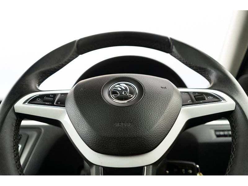 Skoda 1.6 TDI SE Sport Hatchback 5dr Diesel Manual Euro 5 (105 ps)