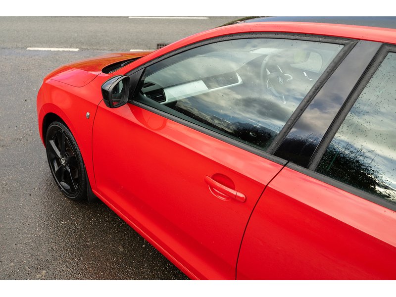 Skoda 1.6 TDI SE Sport Hatchback 5dr Diesel Manual Euro 5 (105 ps)