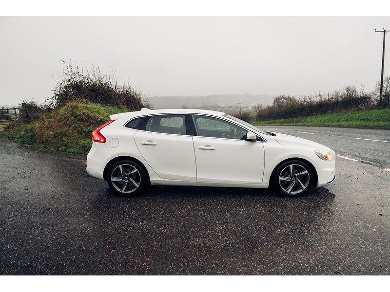 Volvo 1.6 D2 R-Design Hatchback 5dr Diesel Manual Euro 5 (s/s) (115 ps)