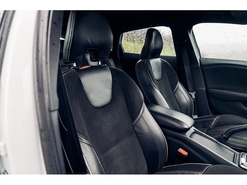 Volvo 1.6 D2 R-Design Hatchback 5dr Diesel Manual Euro 5 (s/s) (115 ps)