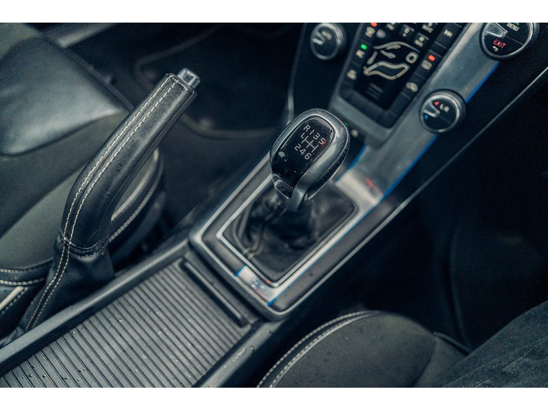 Volvo 1.6 D2 R-Design Hatchback 5dr Diesel Manual Euro 5 (s/s) (115 ps)