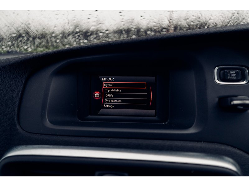 Volvo 1.6 D2 R-Design Hatchback 5dr Diesel Manual Euro 5 (s/s) (115 ps)