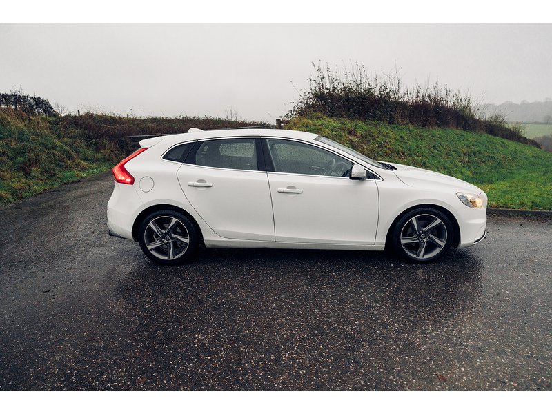 Volvo 1.6 D2 R-Design Hatchback 5dr Diesel Manual Euro 5 (s/s) (115 ps)