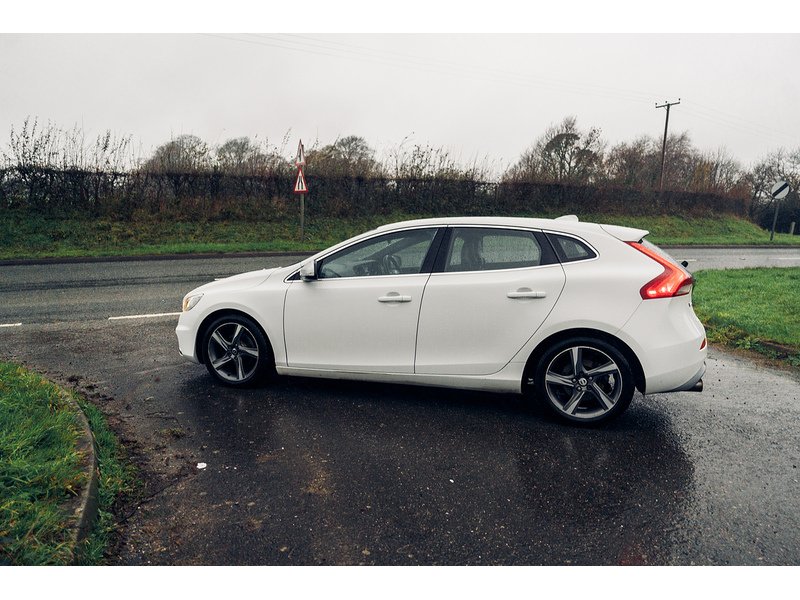 Volvo 1.6 D2 R-Design Hatchback 5dr Diesel Manual Euro 5 (s/s) (115 ps)