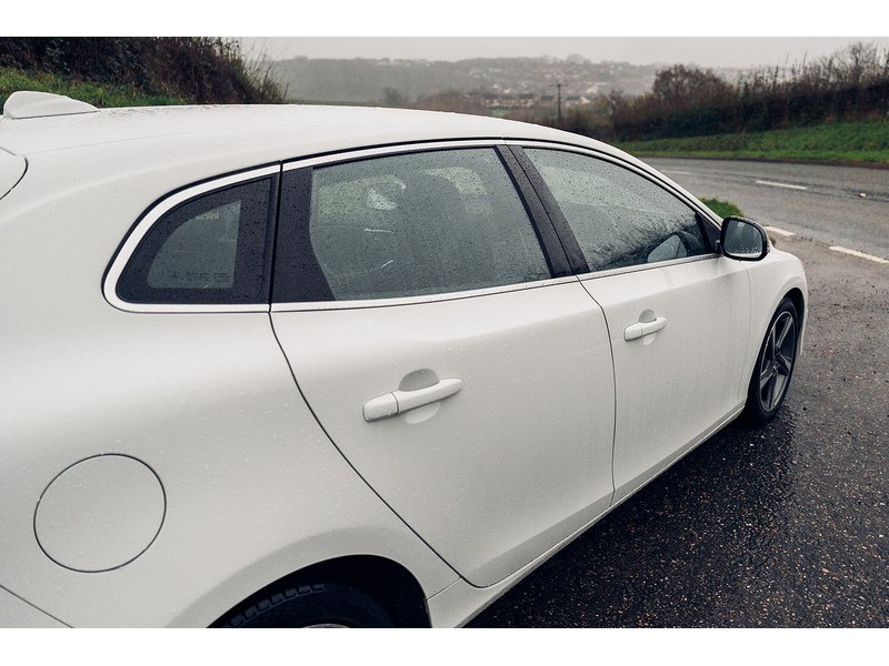 Volvo 1.6 D2 R-Design Hatchback 5dr Diesel Manual Euro 5 (s/s) (115 ps)