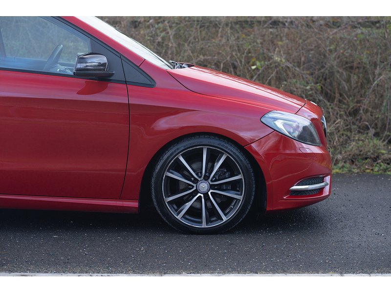 Mercedes-Benz 1.8 B200 CDI Sport MPV 5dr Diesel 7G-DCT Euro 5 (s/s) (136 ps)