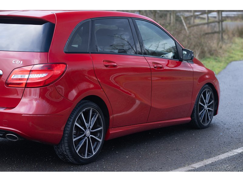 Mercedes-Benz 1.8 B200 CDI Sport MPV 5dr Diesel 7G-DCT Euro 5 (s/s) (136 ps)