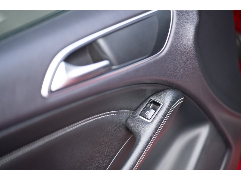 Mercedes-Benz 1.8 B200 CDI Sport MPV 5dr Diesel 7G-DCT Euro 5 (s/s) (136 ps)