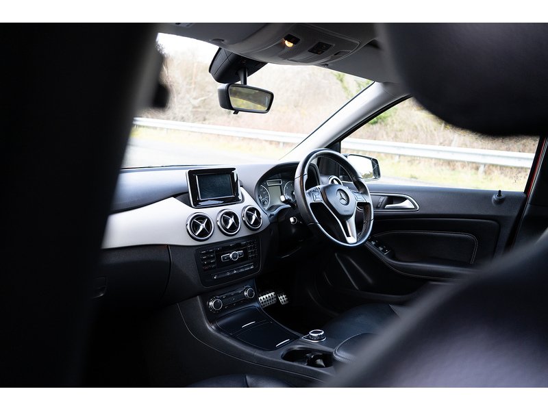 Mercedes-Benz 1.8 B200 CDI Sport MPV 5dr Diesel 7G-DCT Euro 5 (s/s) (136 ps)