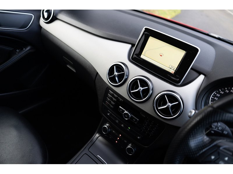 Mercedes-Benz 1.8 B200 CDI Sport MPV 5dr Diesel 7G-DCT Euro 5 (s/s) (136 ps)