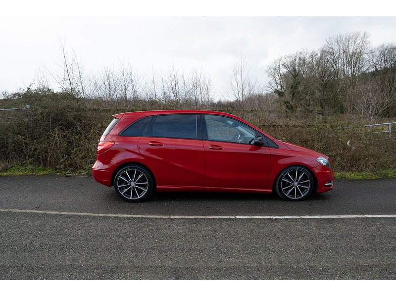 Mercedes-Benz 1.8 B200 CDI Sport MPV 5dr Diesel 7G-DCT Euro 5 (s/s) (136 ps)