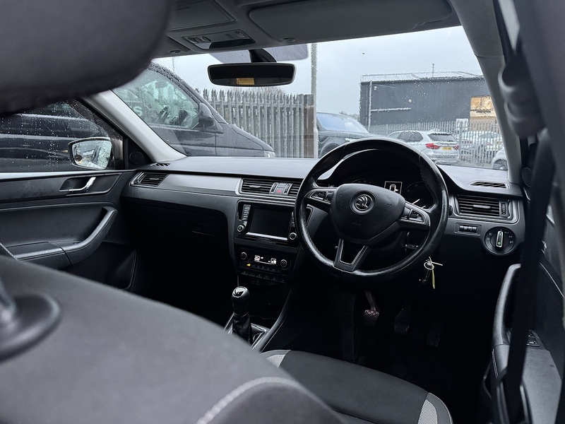 Skoda 1.6 TDI SE Tech Hatchback 5dr Diesel Manual Euro 6 (s/s) (115 ps)