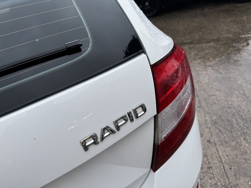 Skoda 1.6 TDI SE Tech Hatchback 5dr Diesel Manual Euro 6 (s/s) (115 ps)