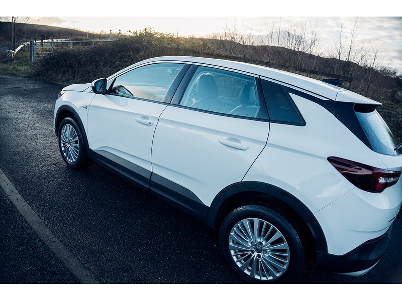 Vauxhall 1.5 Turbo D Business Edition Nav SUV 5dr Diesel Manual Euro 6 (s/s) (130 ps)