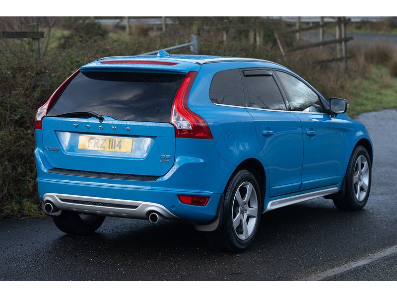 Volvo 2.4 D5 R-Design SUV 5dr Diesel Geartronic AWD Euro 5 (215 ps)