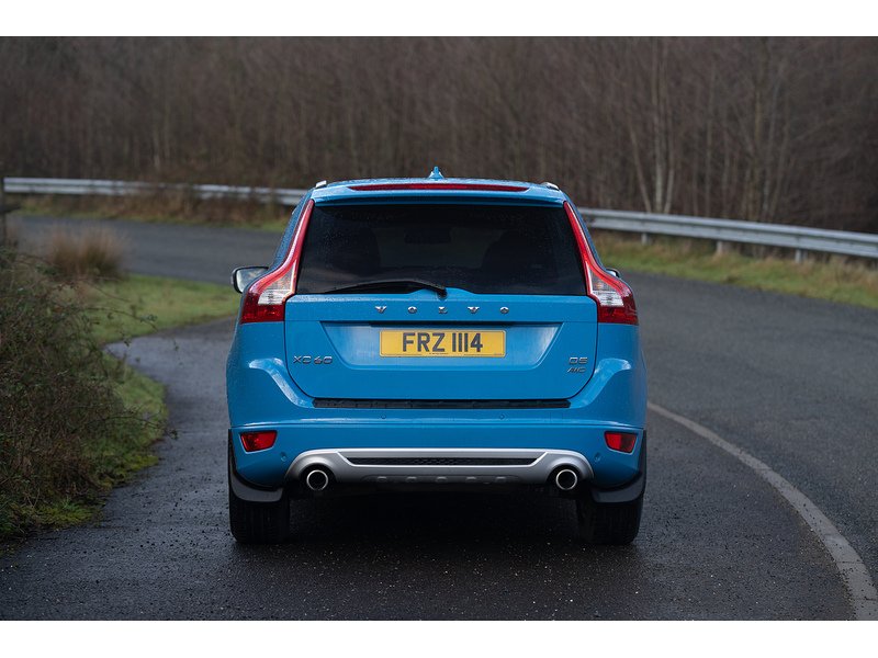 Volvo 2.4 D5 R-Design SUV 5dr Diesel Geartronic AWD Euro 5 (215 ps)