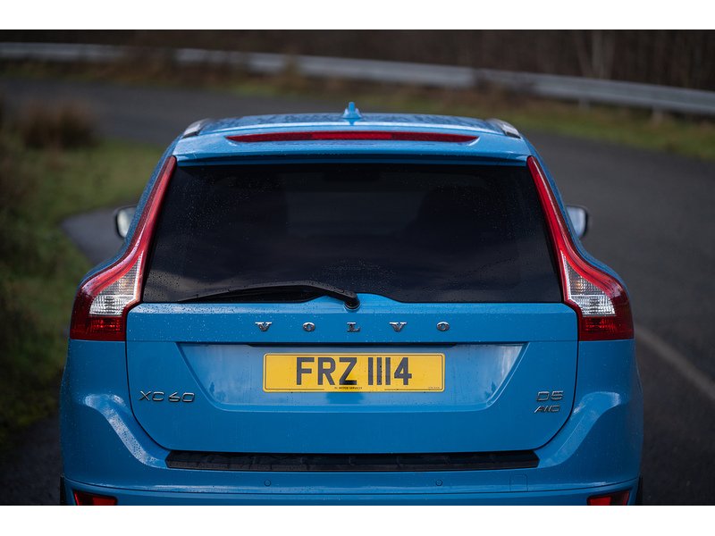 Volvo 2.4 D5 R-Design SUV 5dr Diesel Geartronic AWD Euro 5 (215 ps)