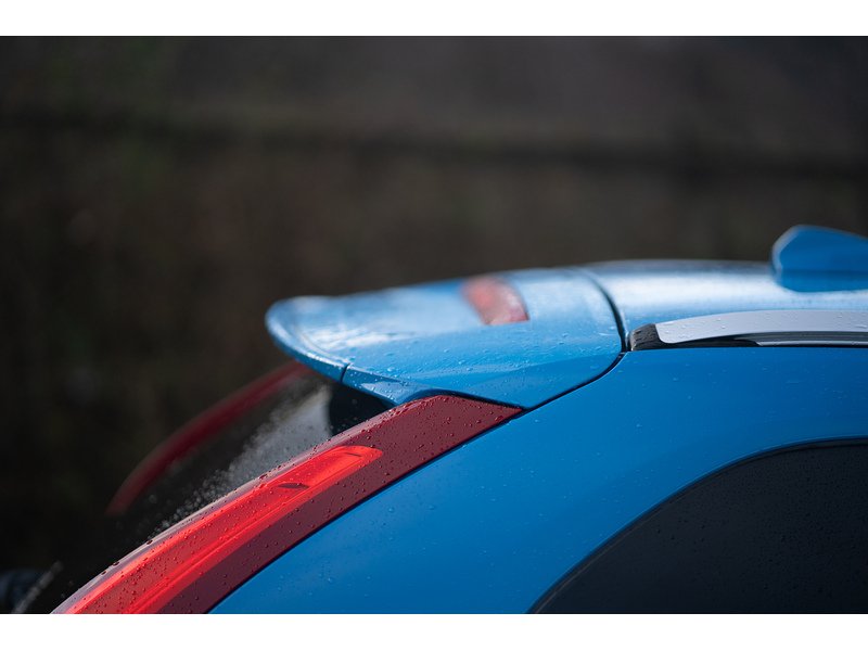 Volvo 2.4 D5 R-Design SUV 5dr Diesel Geartronic AWD Euro 5 (215 ps)