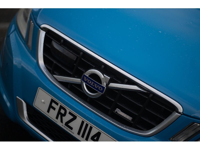 Volvo 2.4 D5 R-Design SUV 5dr Diesel Geartronic AWD Euro 5 (215 ps)