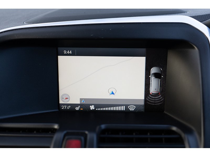 Volvo 2.4 D5 R-Design SUV 5dr Diesel Geartronic AWD Euro 5 (215 ps)