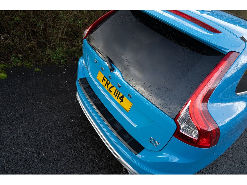 Volvo 2.4 D5 R-Design SUV 5dr Diesel Geartronic AWD Euro 5 (215 ps)