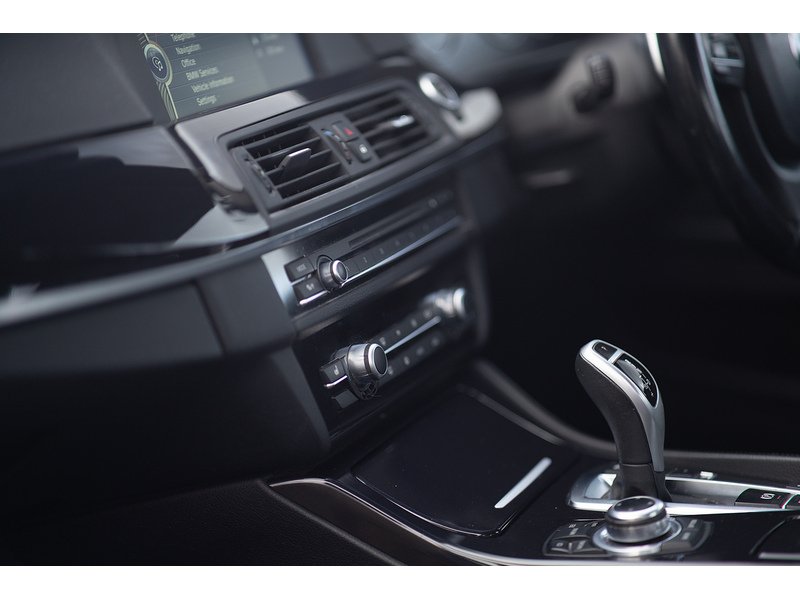 BMW 2.0 520d SE Saloon 4dr Diesel Steptronic Euro 5 (184 ps)