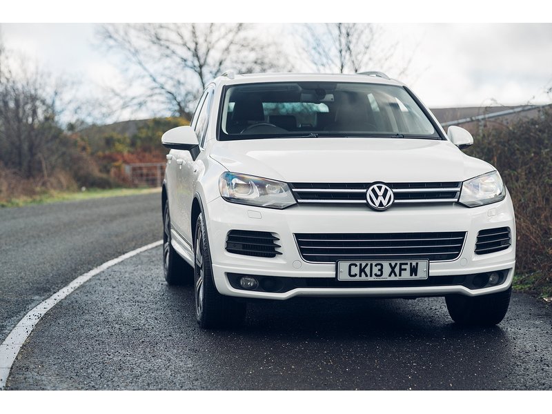 Volkswagen 3.0 TDI V6 BlueMotion Tech R-Line SUV 5dr Diesel Tiptronic 4WD Euro 5 (s/s) (245 ps)