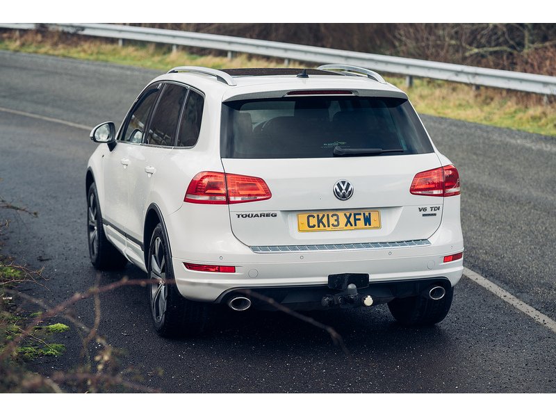 Volkswagen 3.0 TDI V6 BlueMotion Tech R-Line SUV 5dr Diesel Tiptronic 4WD Euro 5 (s/s) (245 ps)
