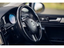 3.0 TDI V6 BlueMotion Tech R-Line SUV 5dr Diesel Tiptronic 4WD Euro 5 (s/s) (245 ps)