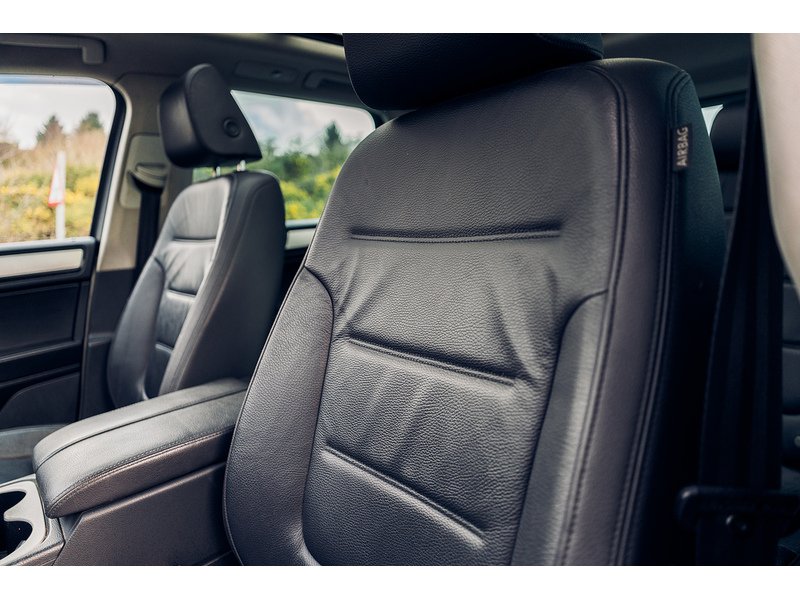 Volkswagen 3.0 TDI V6 BlueMotion Tech R-Line SUV 5dr Diesel Tiptronic 4WD Euro 5 (s/s) (245 ps)