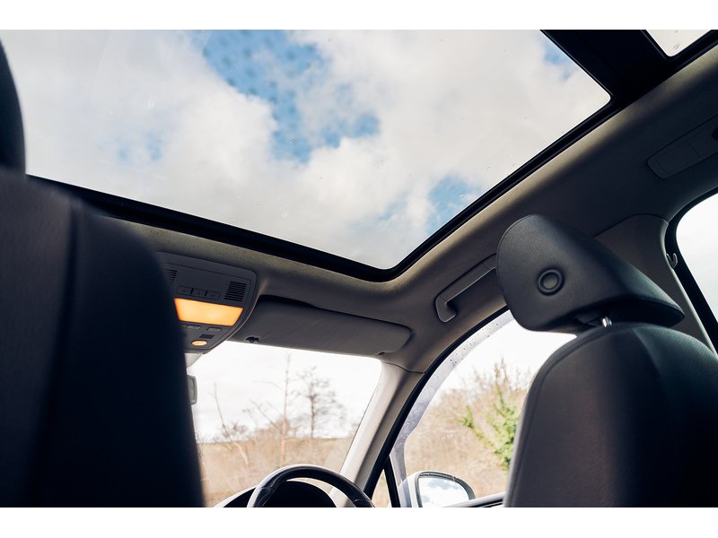 Volkswagen 3.0 TDI V6 BlueMotion Tech R-Line SUV 5dr Diesel Tiptronic 4WD Euro 5 (s/s) (245 ps)