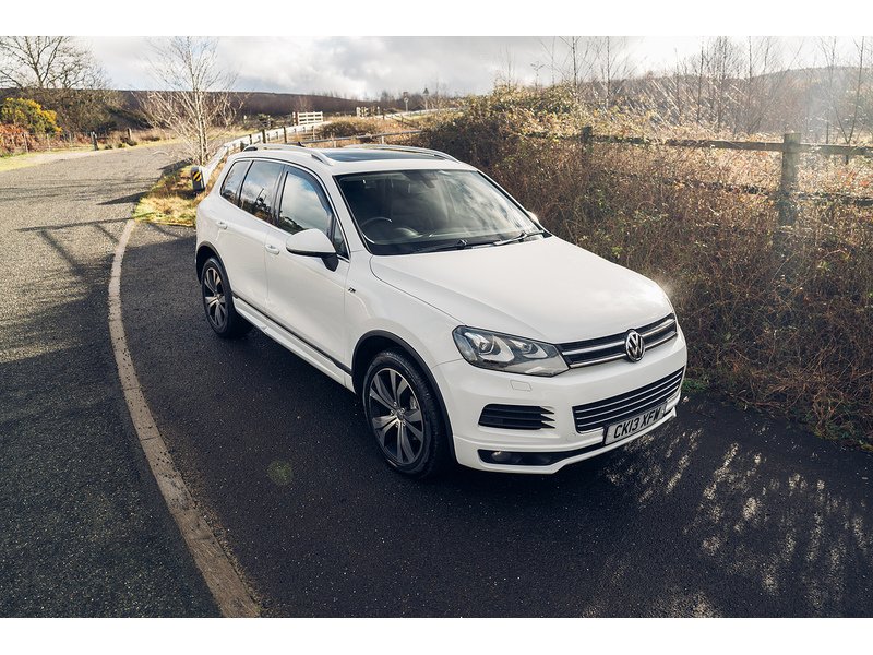 Volkswagen 3.0 TDI V6 BlueMotion Tech R-Line SUV 5dr Diesel Tiptronic 4WD Euro 5 (s/s) (245 ps)