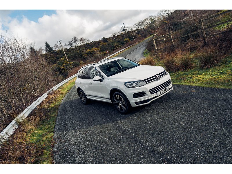 Volkswagen 3.0 TDI V6 BlueMotion Tech R-Line SUV 5dr Diesel Tiptronic 4WD Euro 5 (s/s) (245 ps)