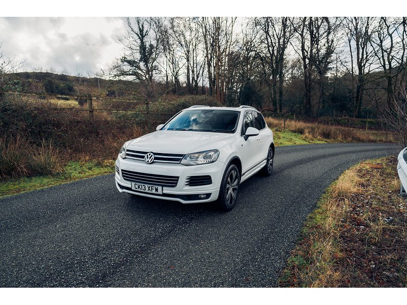 Volkswagen 3.0 TDI V6 BlueMotion Tech R-Line SUV 5dr Diesel Tiptronic 4WD Euro 5 (s/s) (245 ps)