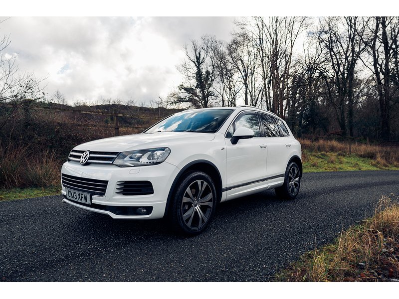 Volkswagen 3.0 TDI V6 BlueMotion Tech R-Line SUV 5dr Diesel Tiptronic 4WD Euro 5 (s/s) (245 ps)