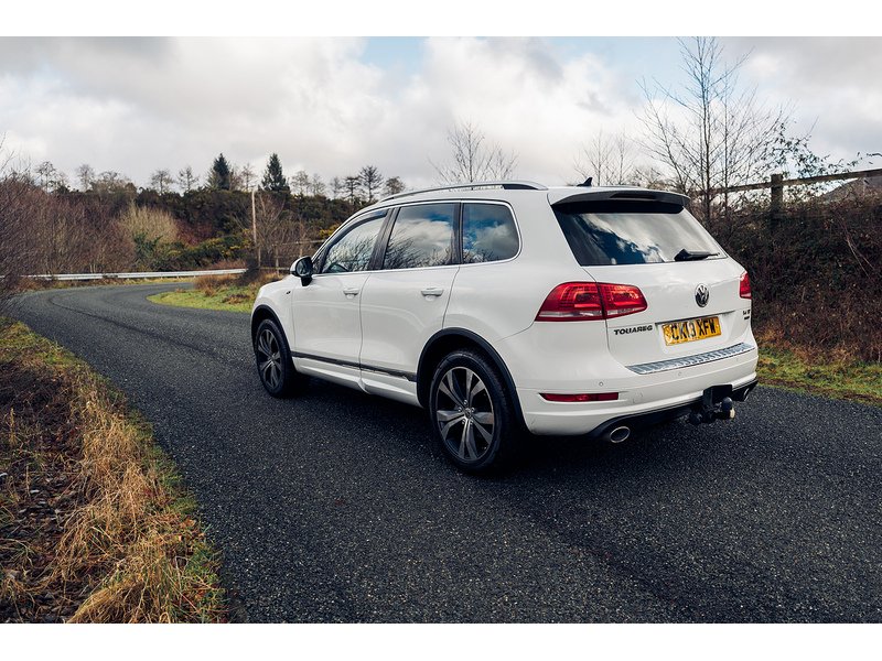 Volkswagen 3.0 TDI V6 BlueMotion Tech R-Line SUV 5dr Diesel Tiptronic 4WD Euro 5 (s/s) (245 ps)