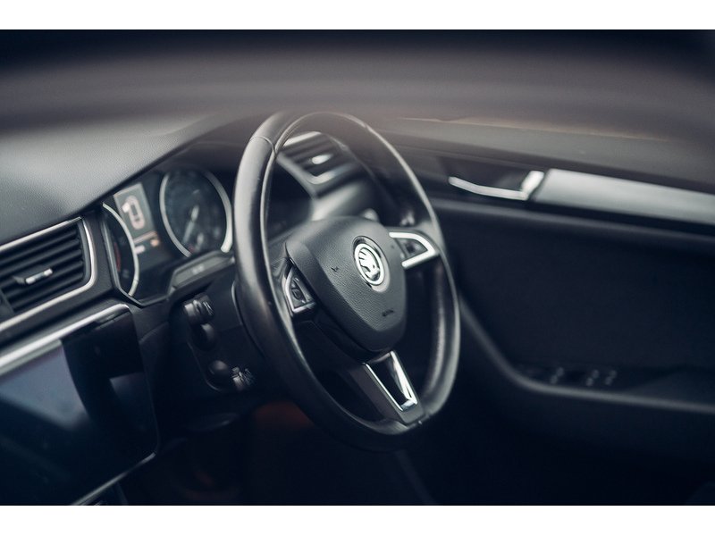 Skoda 2.0 TDI SE L Executive Estate 5dr Diesel DSG Euro 6 (s/s) (150 ps)