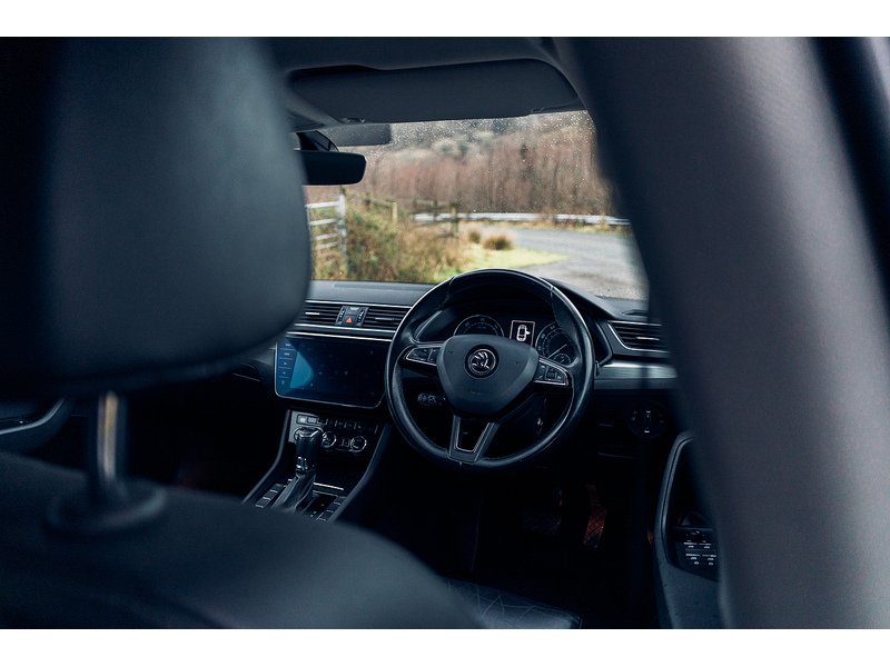 Skoda 2.0 TDI SE L Executive Estate 5dr Diesel DSG Euro 6 (s/s) (150 ps)