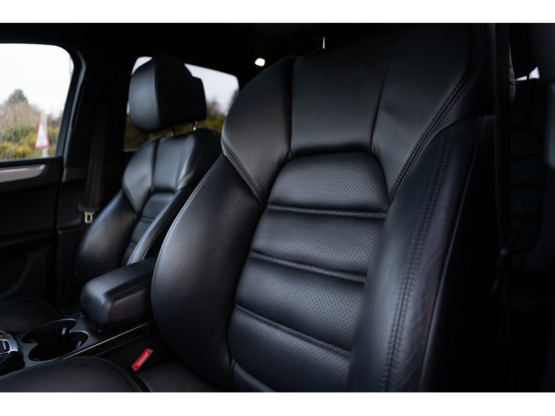 Porsche 3.0 TD V6 S SUV 5dr Diesel PDK 4WD Euro 6 (s/s) (258 ps)