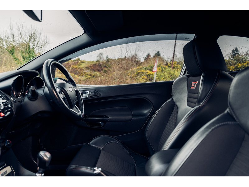 Ford 1.6T EcoBoost ST-200 Hatchback 3dr Petrol Manual Euro 6 (200 ps)