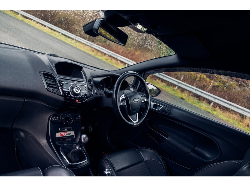 Ford 1.6T EcoBoost ST-200 Hatchback 3dr Petrol Manual Euro 6 (200 ps)