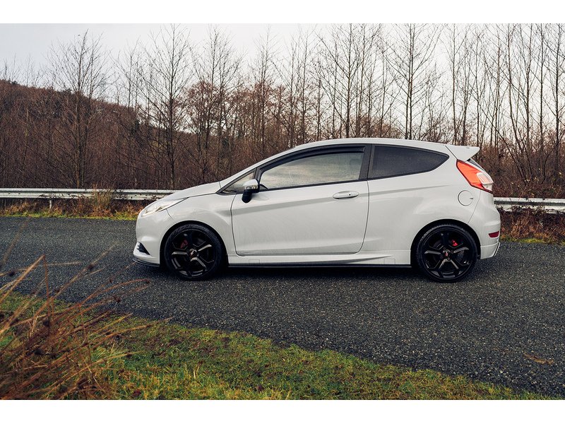 Ford 1.6T EcoBoost ST-200 Hatchback 3dr Petrol Manual Euro 6 (200 ps)