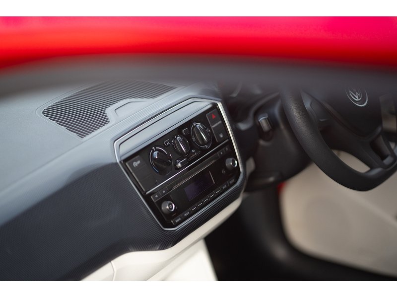 Volkswagen Move Up 1.0 Hatchback Petrol