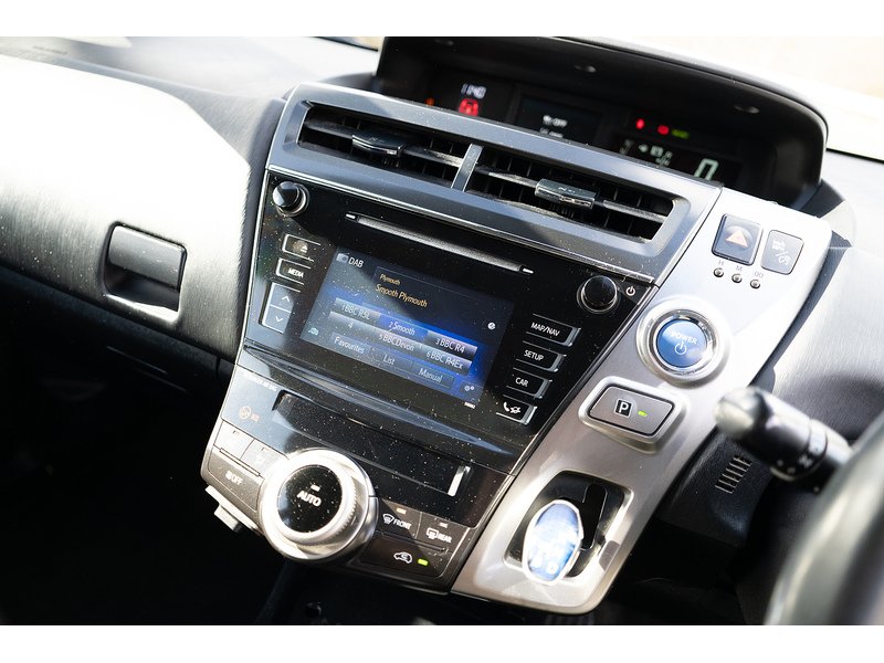 Toyota 1.8 VVT-h Icon MPV 5dr Petrol Hybrid CVT Euro 6 (s/s) (136 ps)